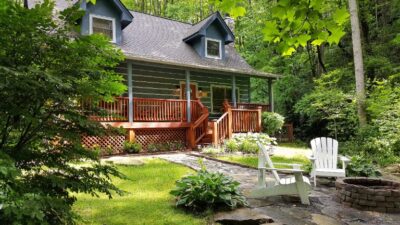 Exterior of Cozy Cabin